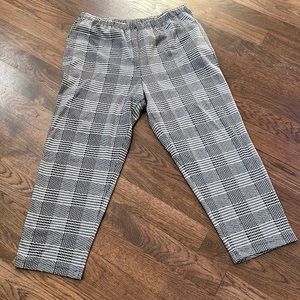 Lands’ End Sport Knit Straight Leg Pull-On Pant- Elastic Waist - Pockets